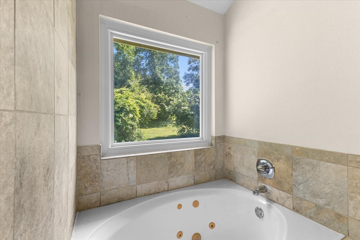 13501 Stowe Road Conroe, TX 77306 - Photo 8 of 25