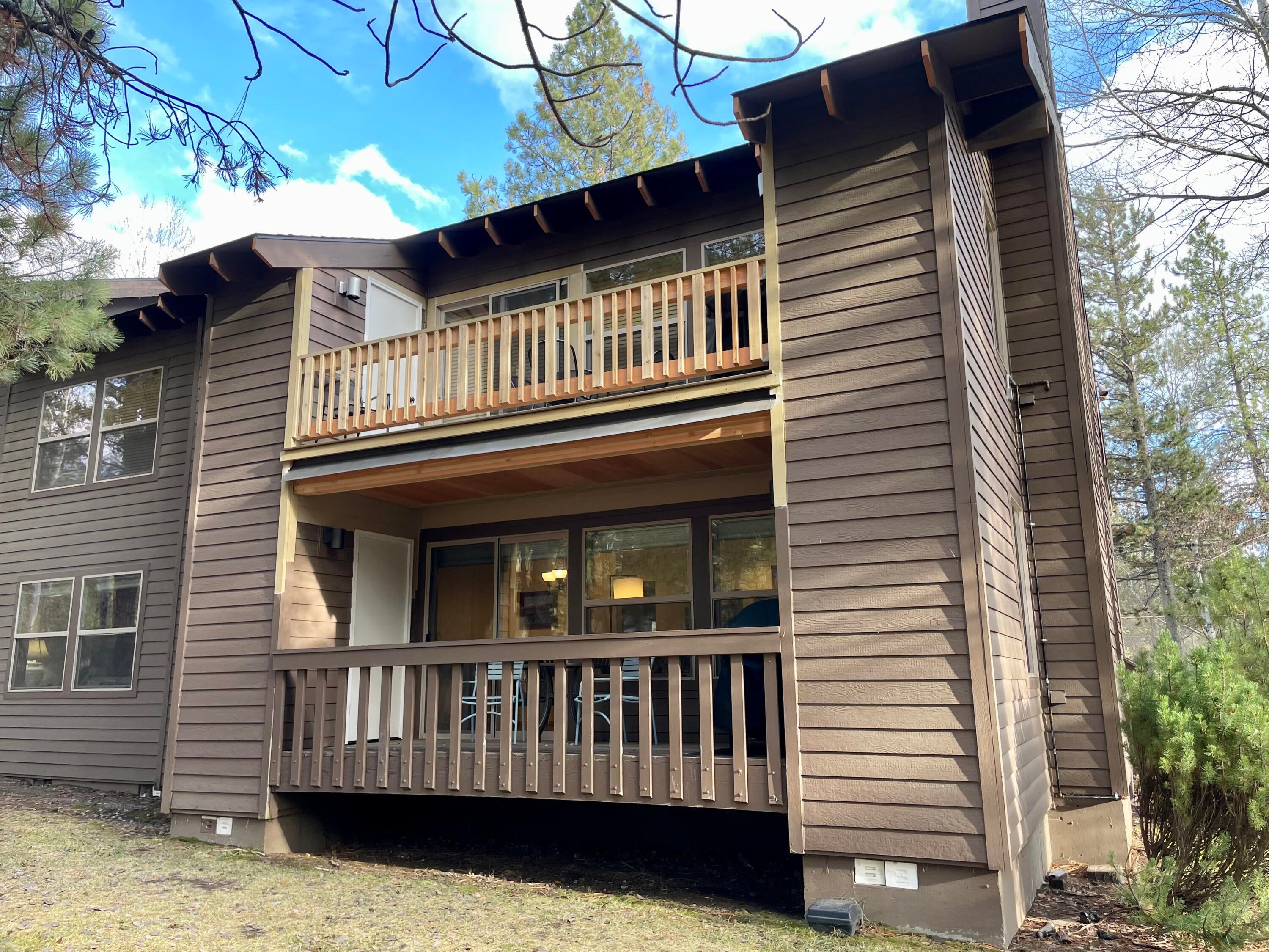 57351 Beaver Ridge Loop, Unit 19B1 Sunriver, OR 97707 - Photo 26 of 30 26-Back Deck-R19