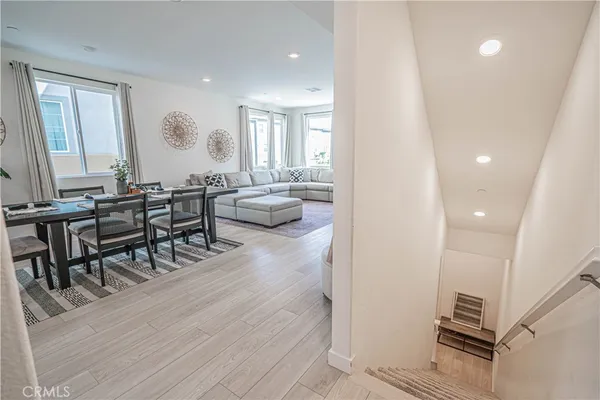 $735,000 | 27154 Vly Oak Place, Valencia, CA 91381