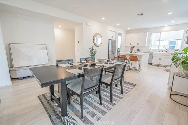 $735,000 | 27154 Vly Oak Place, Valencia, CA 91381