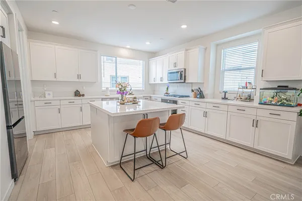 $735,000 | 27154 Vly Oak Place, Valencia, CA 91381