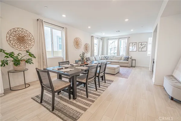 $735,000 | 27154 Vly Oak Place, Valencia, CA 91381