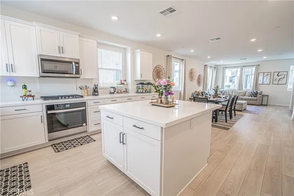 $735,000 | 27154 Vly Oak Place, Valencia, CA 91381