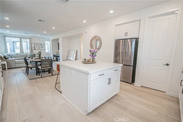 $735,000 | 27154 Vly Oak Place, Valencia, CA 91381