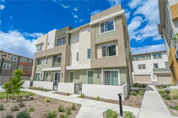 $735,000 | 27154 Vly Oak Place, Valencia, CA 91381