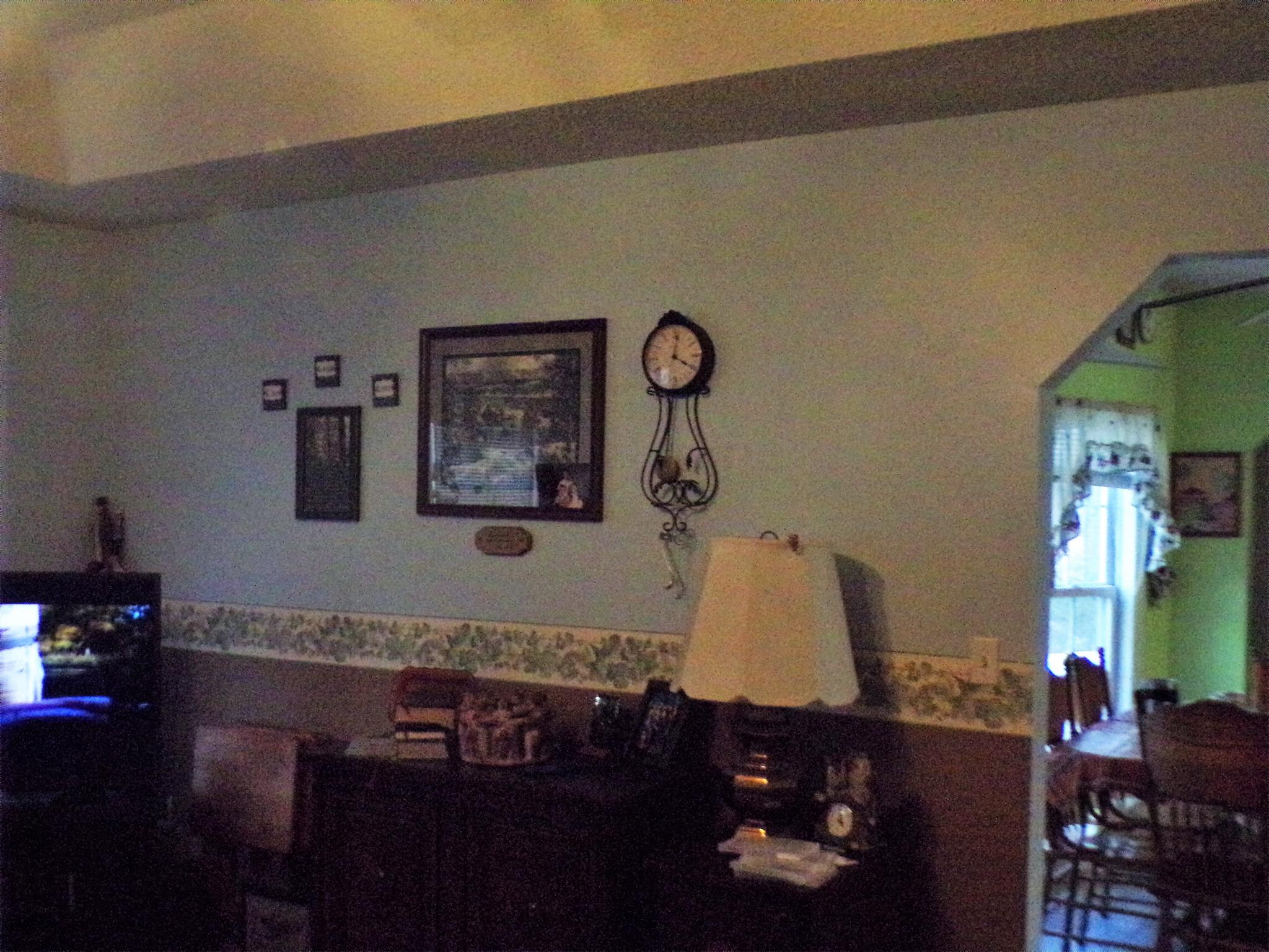 124 Morton Road Manchester, TN 37355 - Photo 2 of 11 Large living room