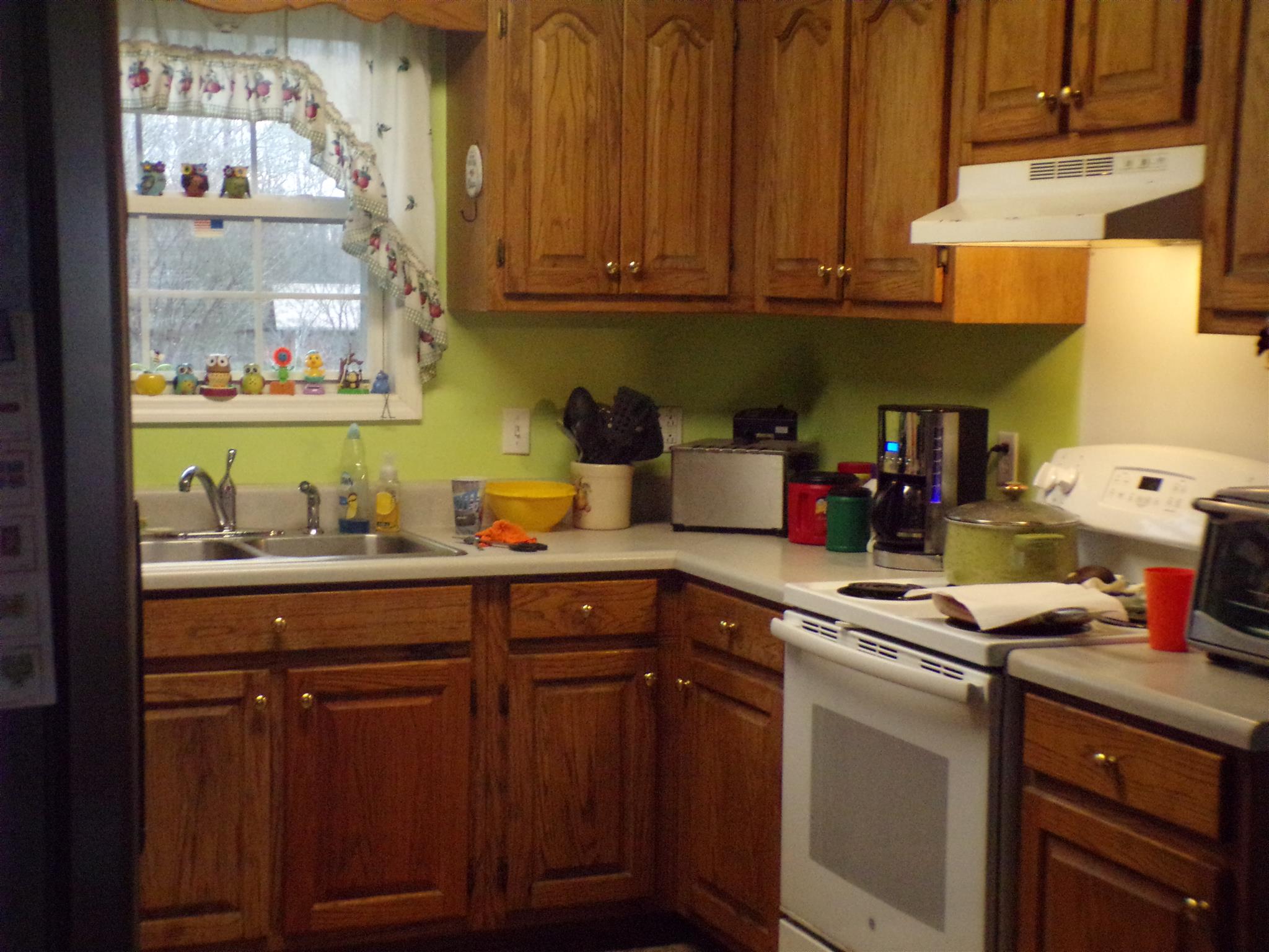 124 Morton Road Manchester, TN 37355 - Photo 3 of 11 Kitchen has lots of cabinets