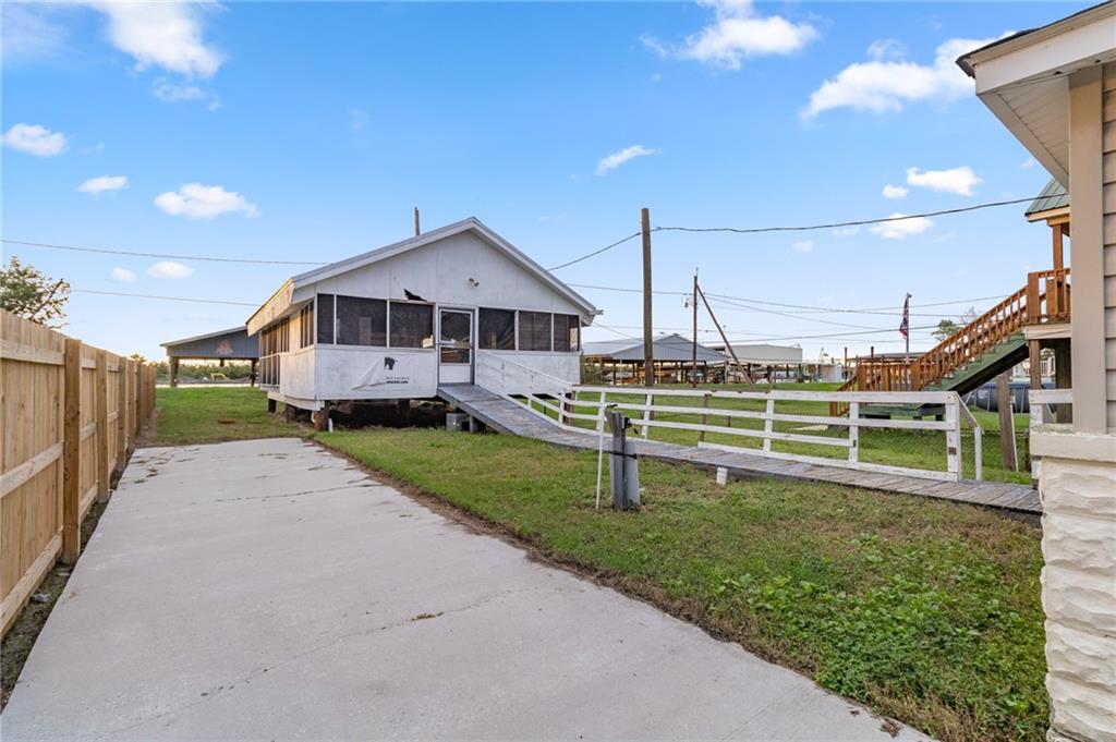 5032 Shell Road Lafitte, LA 70067 - Photo 9 of 33 Gallery Image 9
