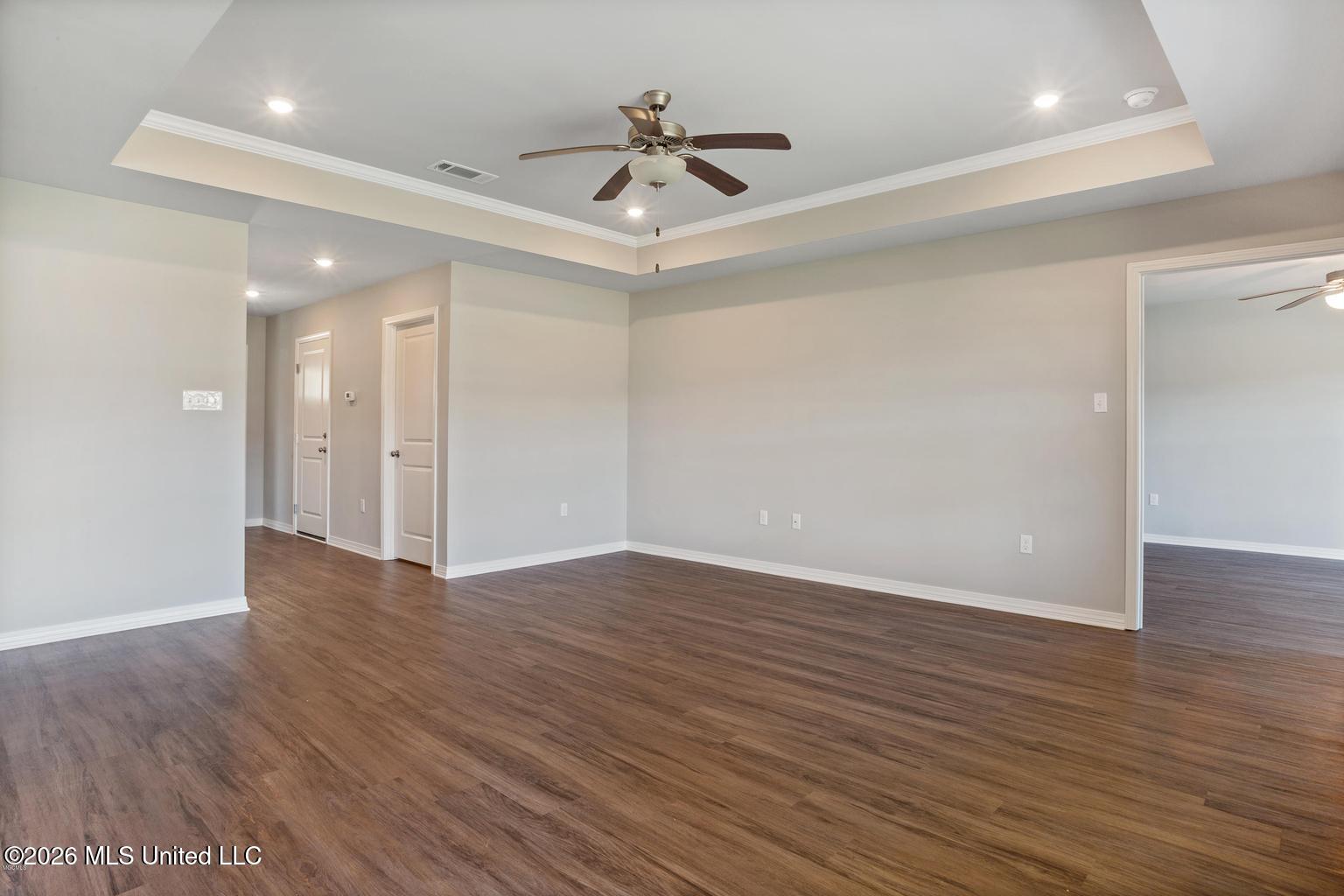 629 Oak Street Ocean Springs, MS 39564 - Photo 4 of 10 Living Room