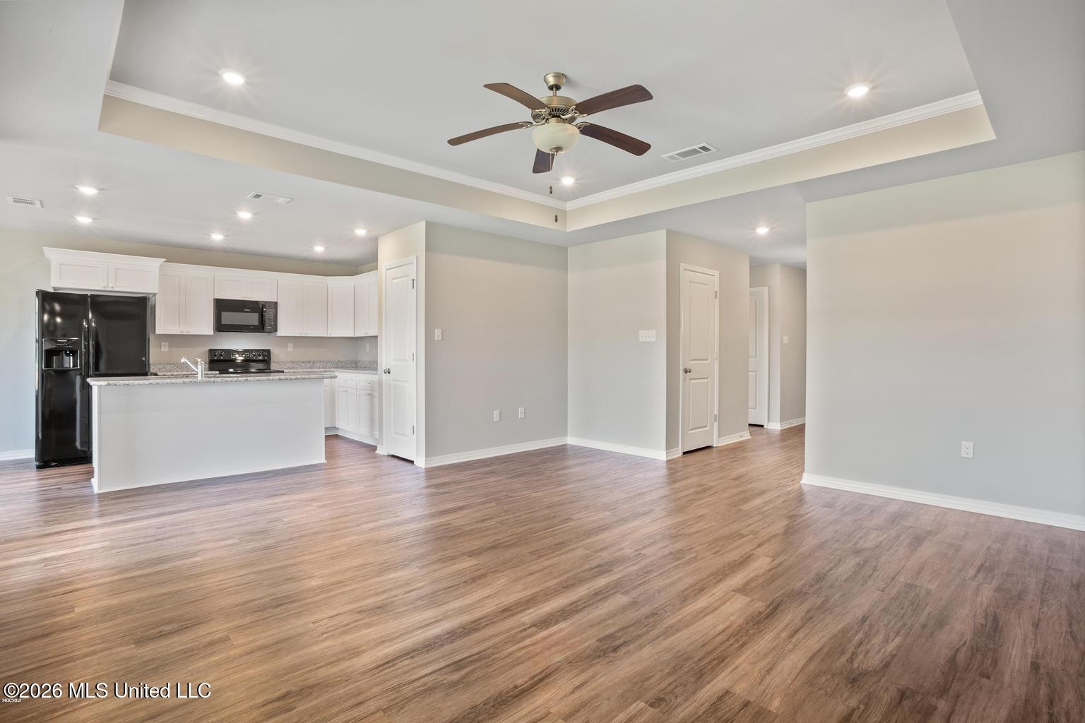 629 Oak Street Ocean Springs, MS 39564 - Photo 5 of 10 Living room 2