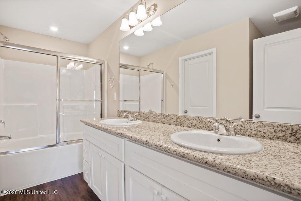 629 Oak Street Ocean Springs, MS 39564 - Photo 9 of 10 Bathroom