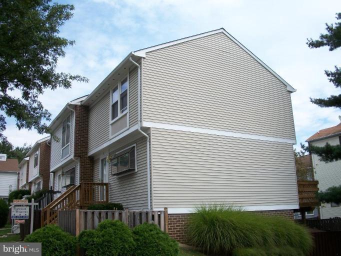 1 Pine Ridge Court Germantown, MD 20874 - Photo 1 of 10 Exterior (Main)