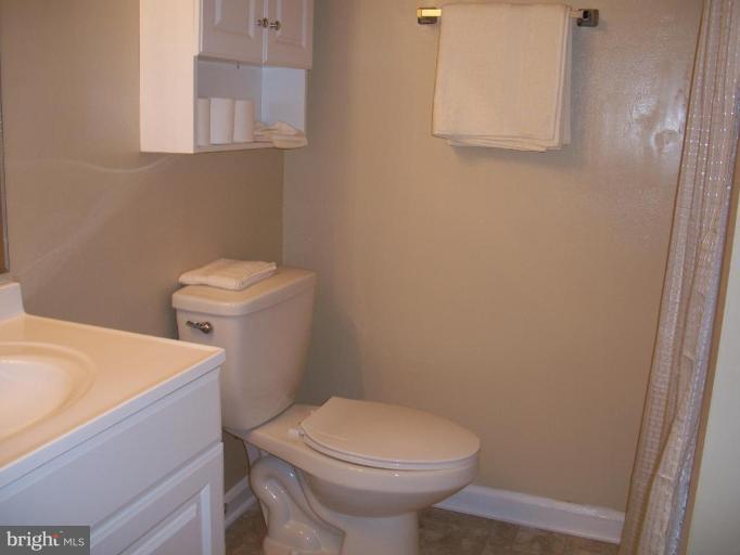 1 Pine Ridge Court Germantown, MD 20874 - Photo 2 of 10 Bath #1