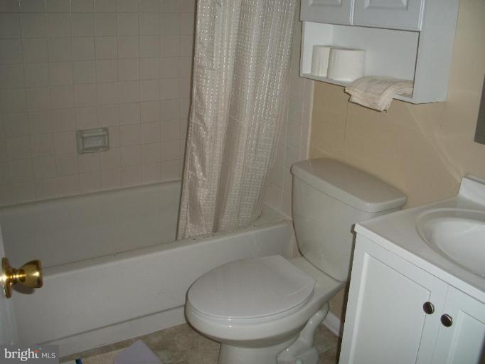 1 Pine Ridge Court Germantown, MD 20874 - Photo 7 of 10 Bath #2