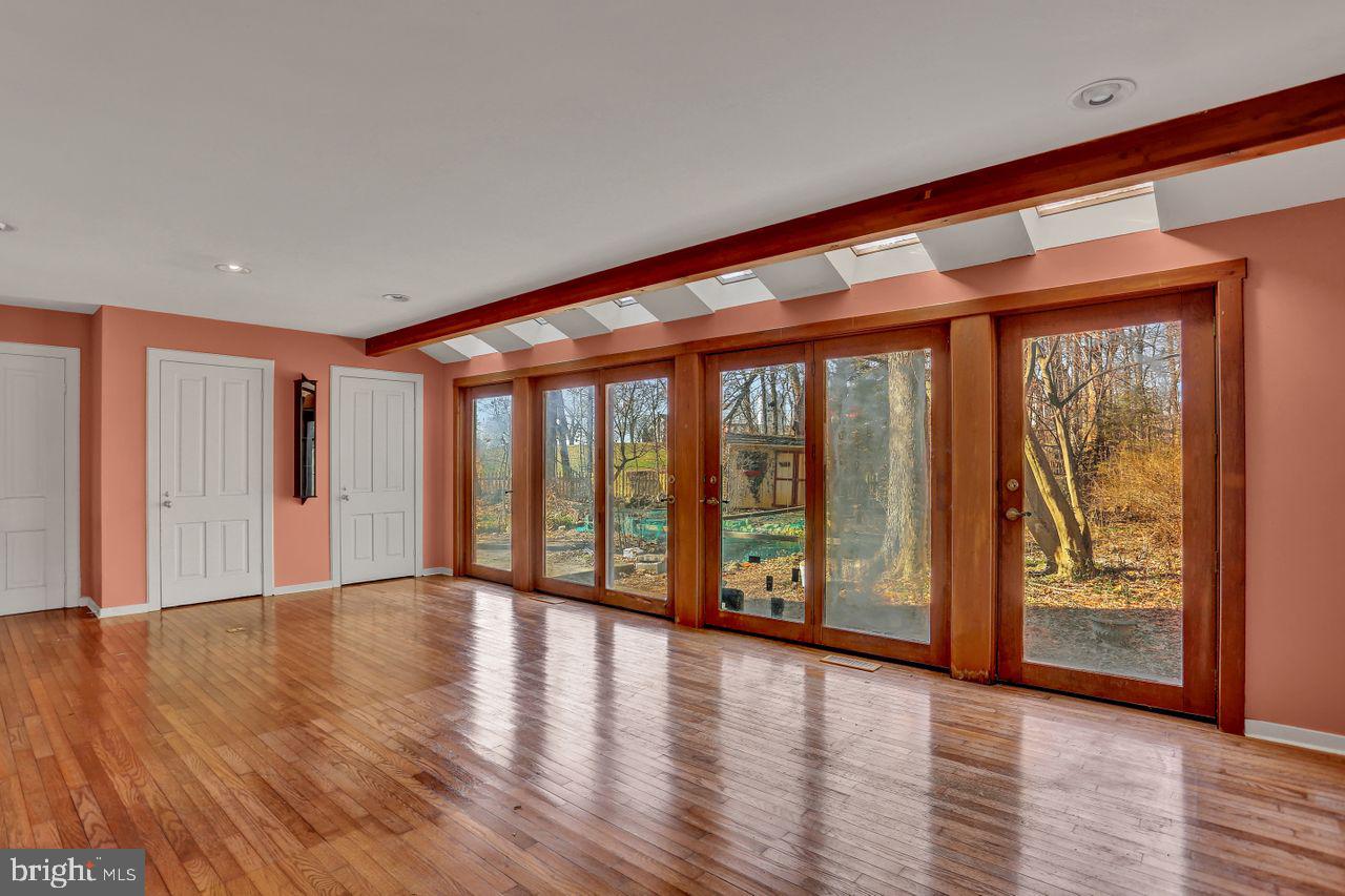 1827 Landis Road Mount Joy, PA 17552 - Photo 13 of 34 Gallery Image 13