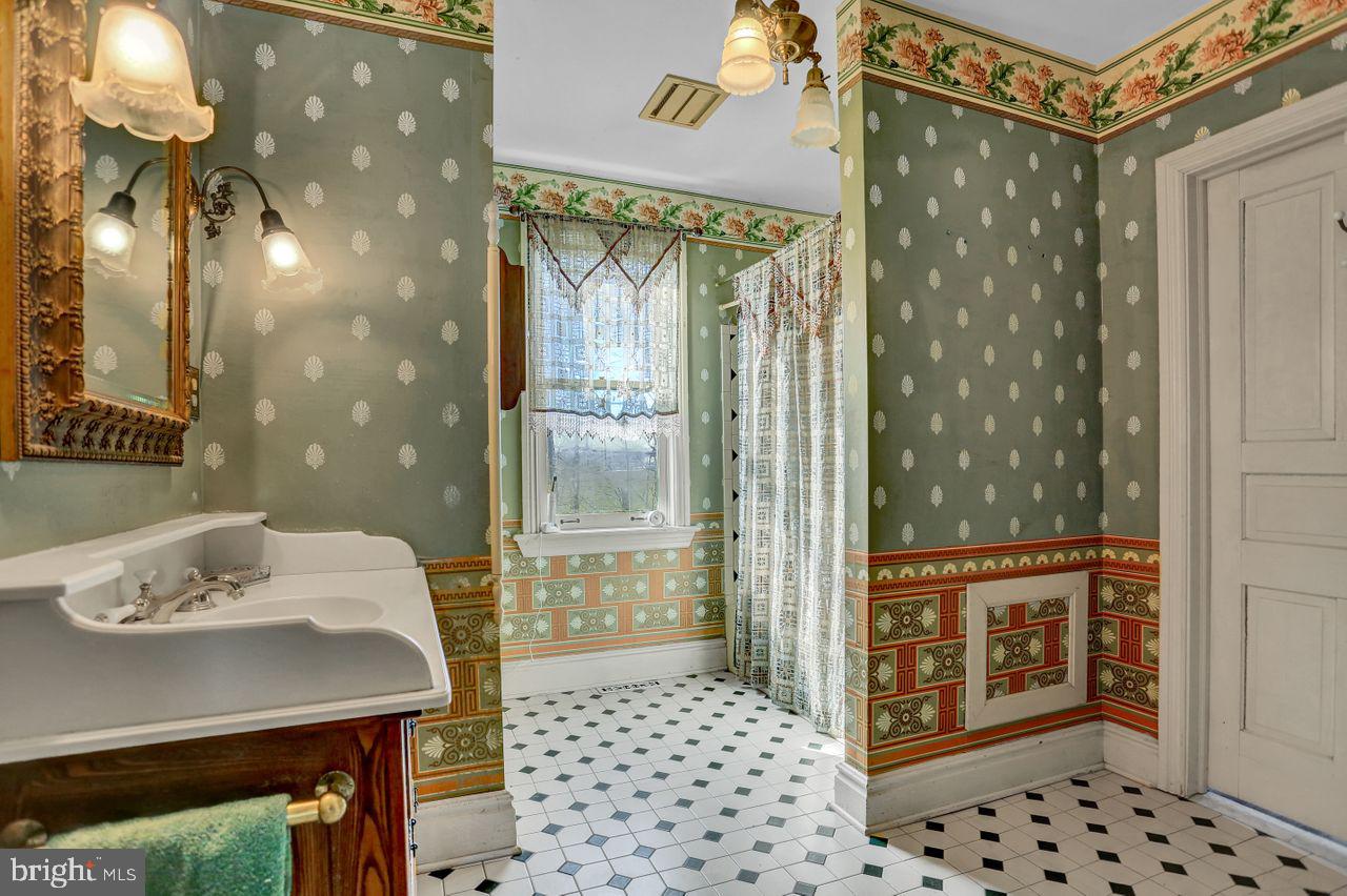 1827 Landis Road Mount Joy, PA 17552 - Photo 18 of 34 Gallery Image 18