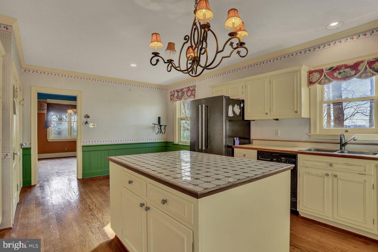 1827 Landis Road Mount Joy, PA 17552 - Photo 8 of 34 Gallery Image 8