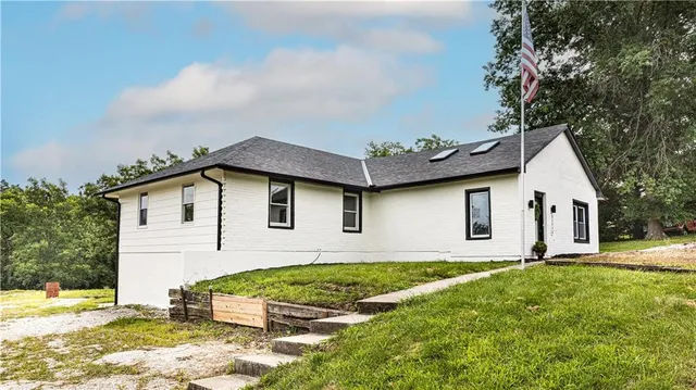 $364,900 | 31213 West 161st Street, Excelsior Springs, MO 64024