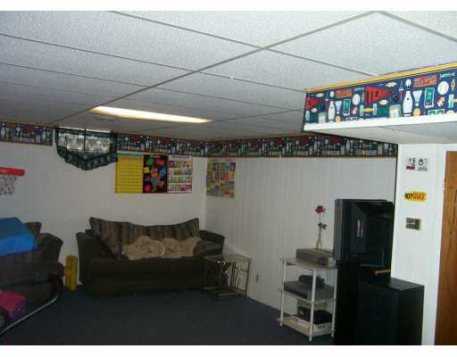 2606 Edison Road South Bend, IN 46615 - Photo 3 of 5 Gallery Image 3