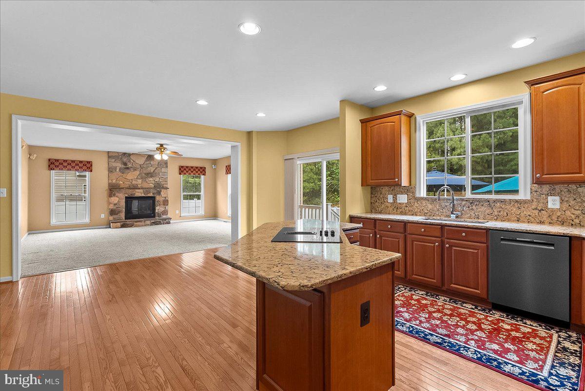 53 Hamstead Road Fredericksburg, VA 22405 - Photo 8 of 52 Gourmet Kitchen