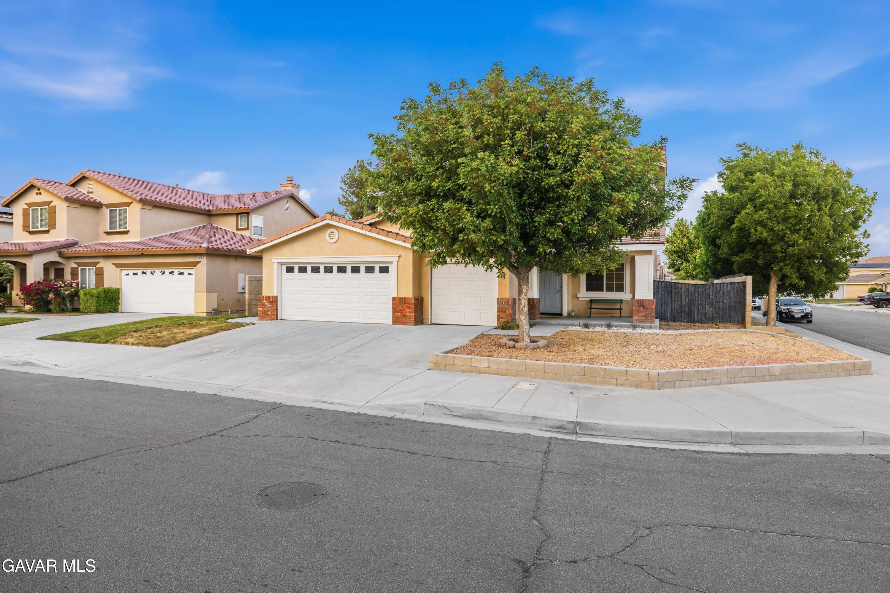 43406 Rucker Street Lancaster, CA 93535 - Photo 7 of 45 43406 Rucker St-4