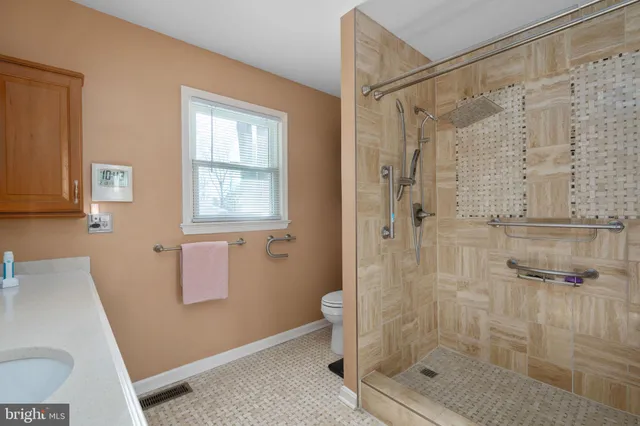 $600,000 | 15993 Cove Lane, Dumfries, VA 22025