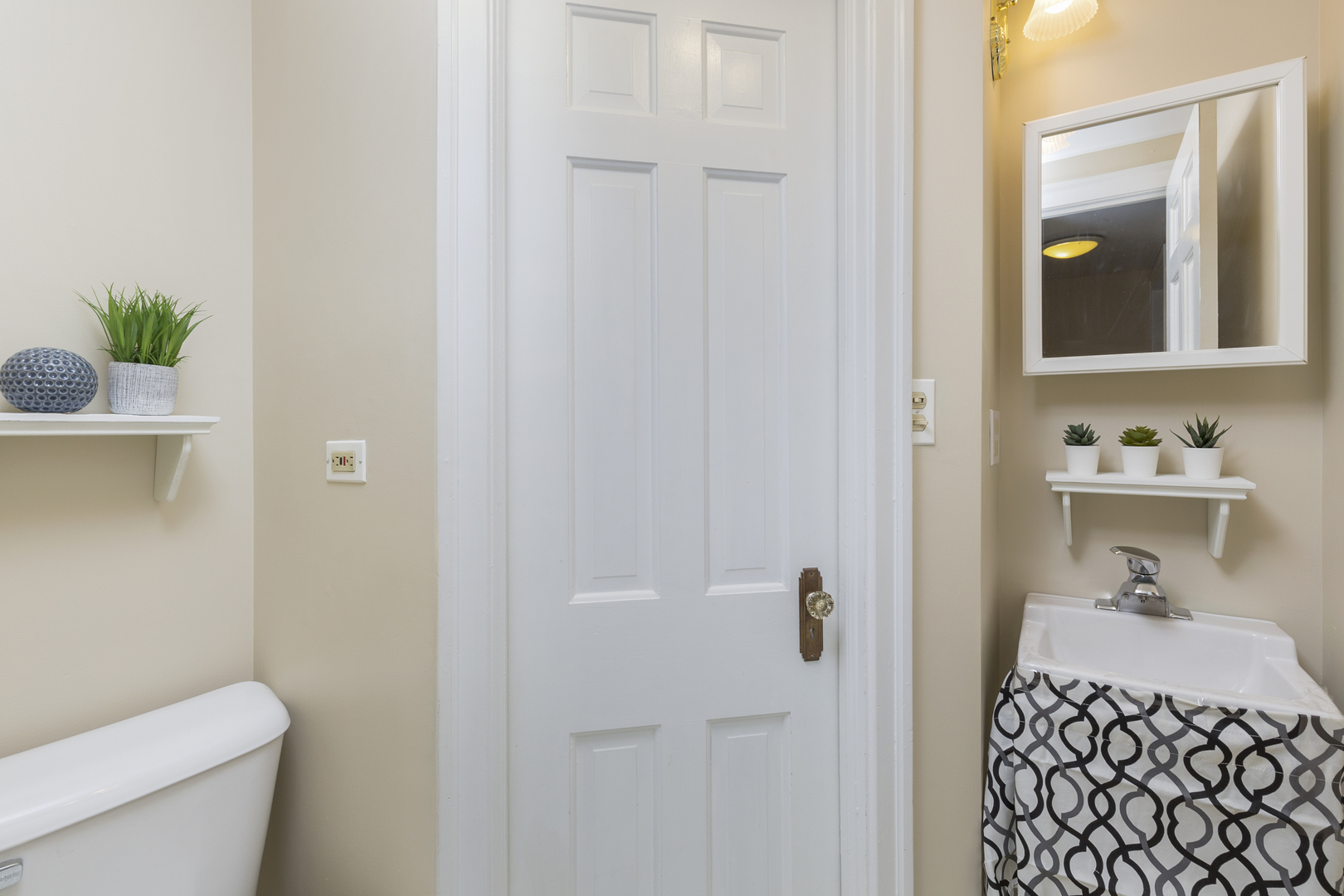 27 North Delaplaine Road Riverside, IL 60546 - Photo 16 of 32 a bathroom with a sink toilet and vanity