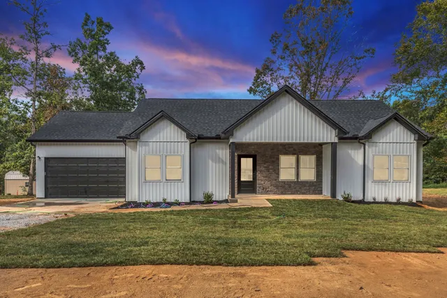 $450,900 | 1058 Coker Ford Road, Portland, TN 37148