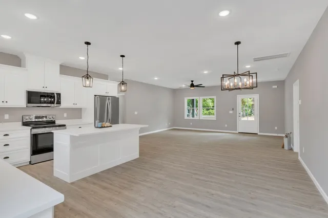 $450,900 | 1058 Coker Ford Road, Portland, TN 37148