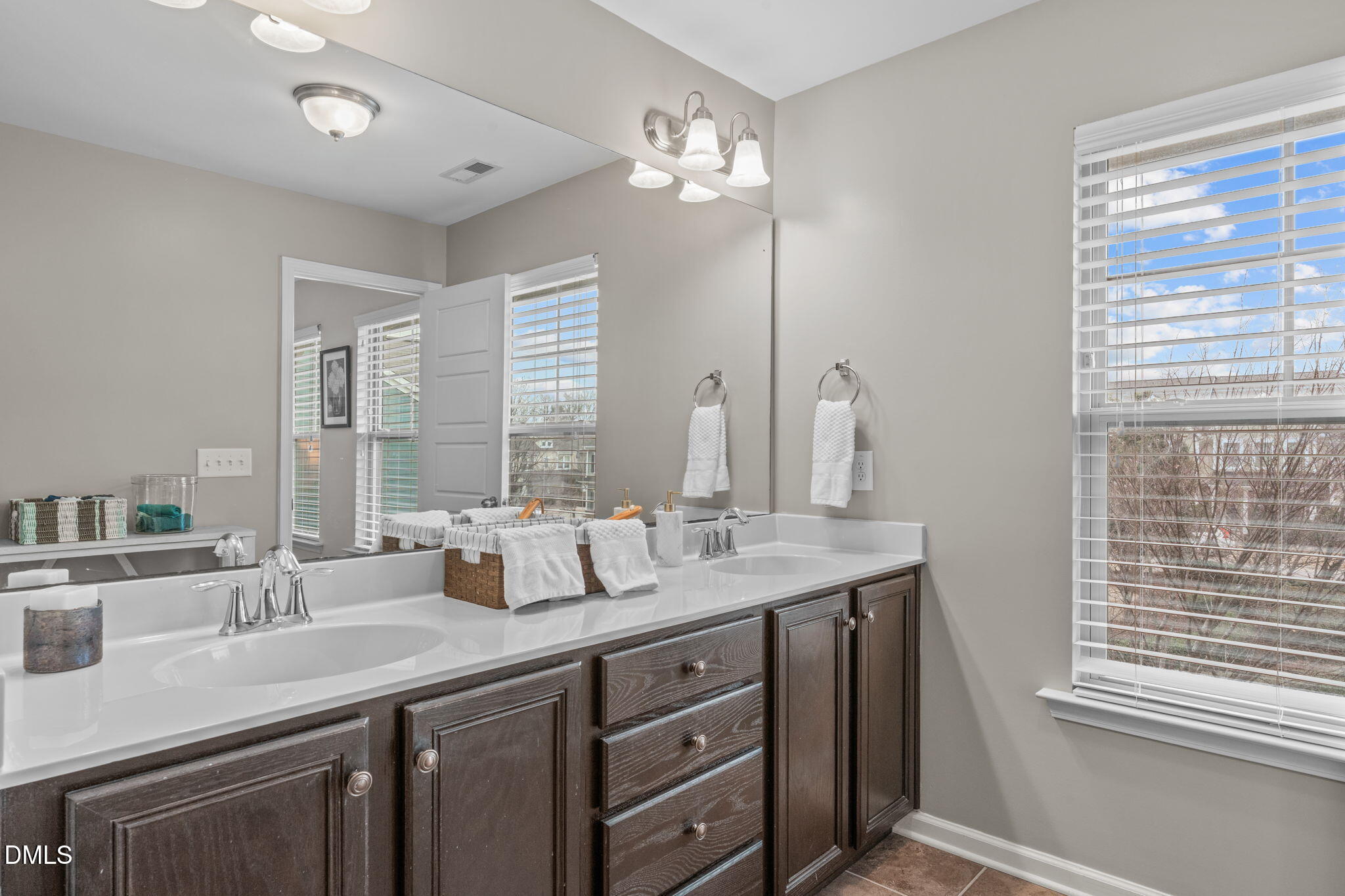 917 Ambergate Station Apex, NC 27502 - Photo 21 of 46 A-19
