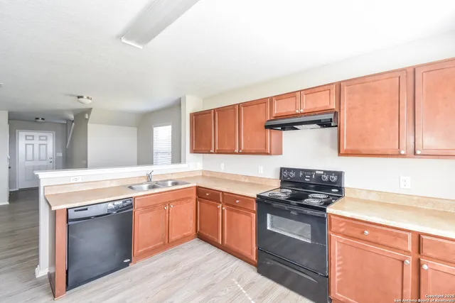 $1,860 | 10834 Rosin Jaw Trail, San Antonio, TX 78245