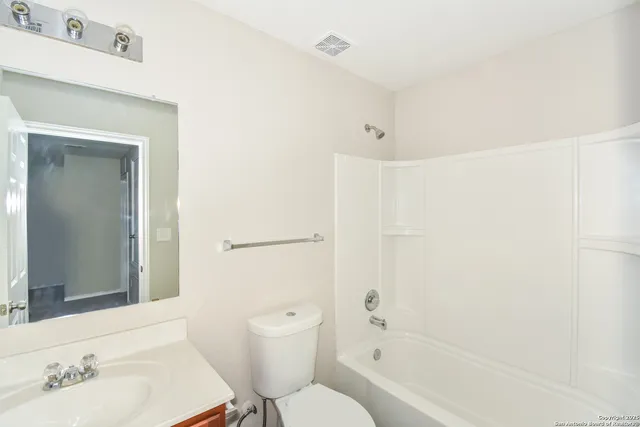 $1,860 | 10834 Rosin Jaw Trail, San Antonio, TX 78245