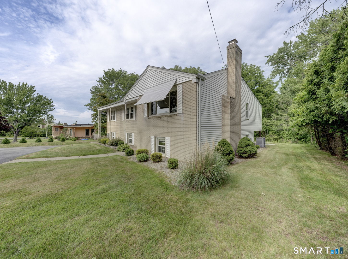 390 Ballfall Road Middletown, CT 06457 - Photo 3 of 40