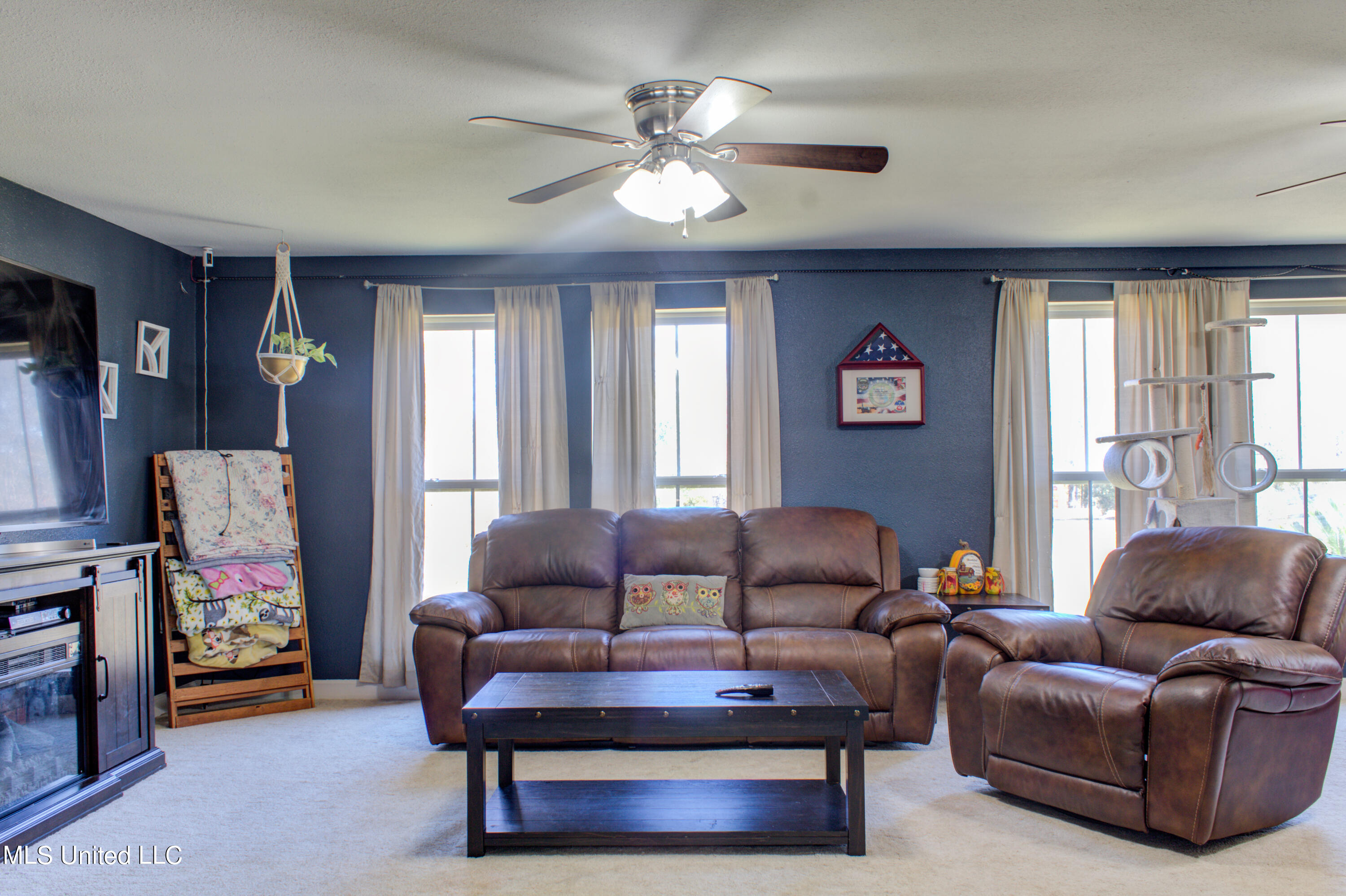 263 Desoto Road McHenry, MS 39561 - Photo 4 of 23 Living Room