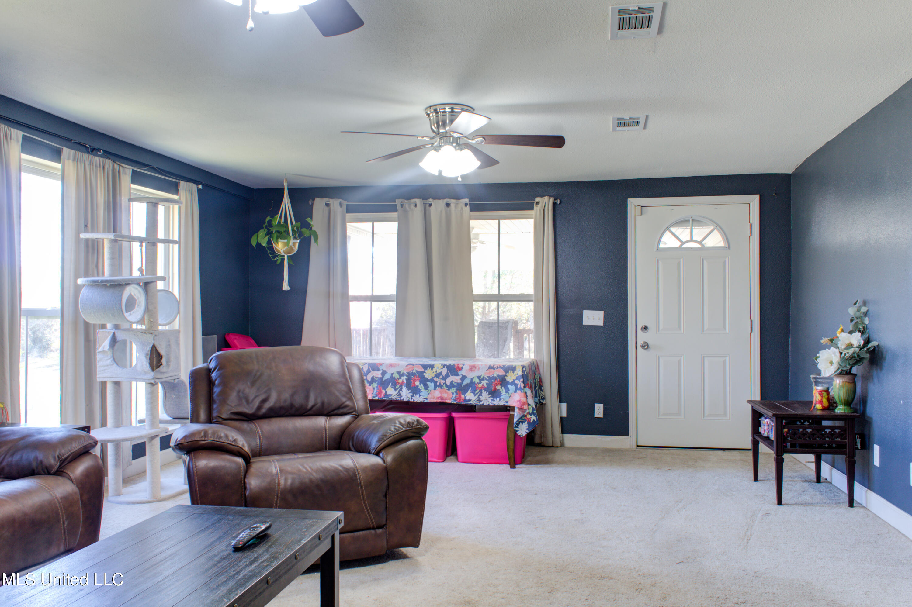 263 Desoto Road McHenry, MS 39561 - Photo 5 of 23 Living Room