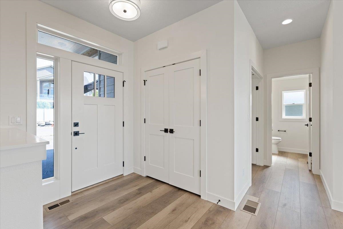 8930 East Ridgeline Lane Spokane, WA 99217 - Photo 5 of 33