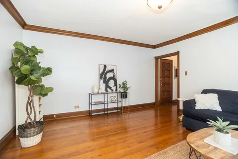 $139,000 | 1113 Holley Court, Unit 311, Oak Park, IL 60301