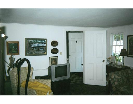 10 White Pond Road South Kingstown, RI 02879 - Photo 9 of 16 Living Room.