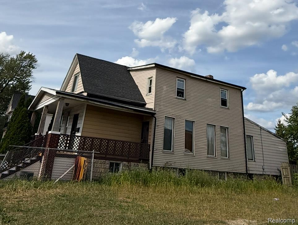 614 Field Street Detroit, MI 48214 - Photo 2 of 5