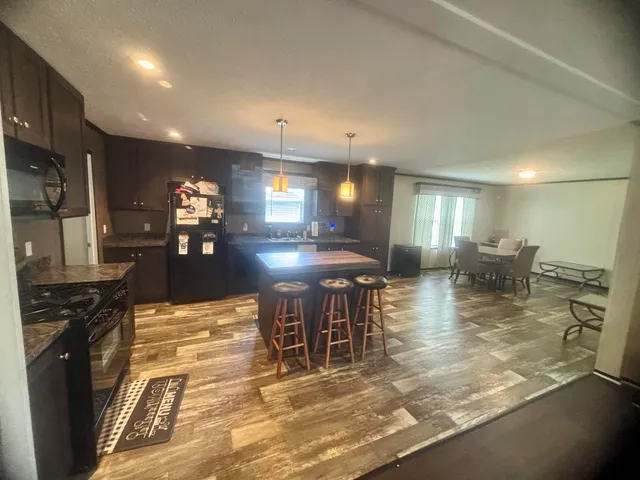 $99,900 | 7061 West Bickett Boulevard, Lansing, MI 48911