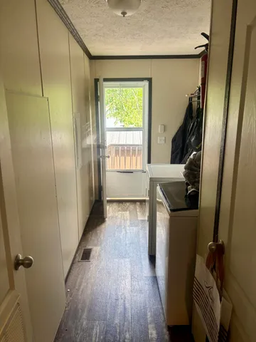 $99,900 | 7061 West Bickett Boulevard, Lansing, MI 48911