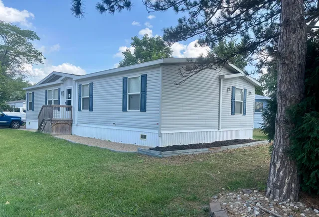 $99,900 | 7061 West Bickett Boulevard, Lansing, MI 48911