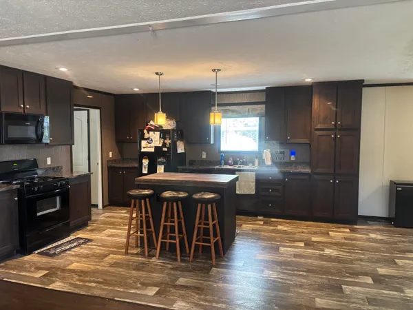 $99,900 | 7061 West Bickett Boulevard, Lansing, MI 48911