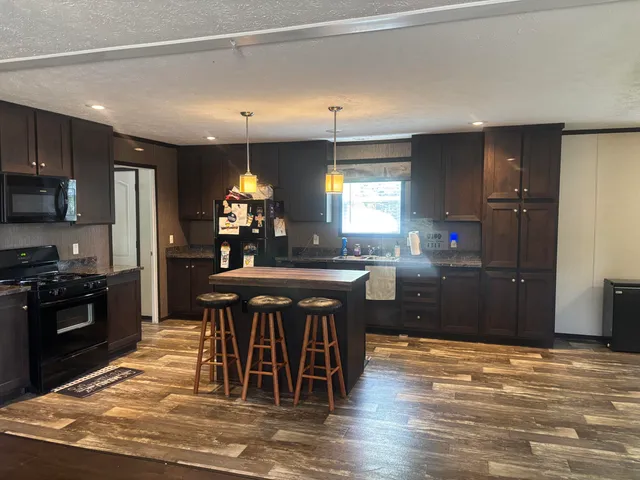 $99,900 | 7061 West Bickett Boulevard, Lansing, MI 48911