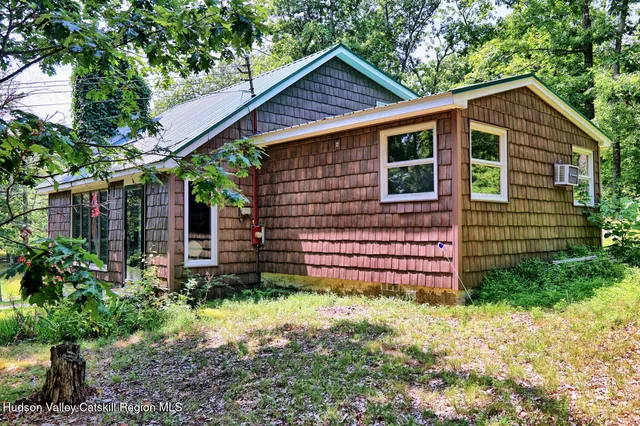 $549,900 | 660 Oak Hill Road, Hudson, NY 12534