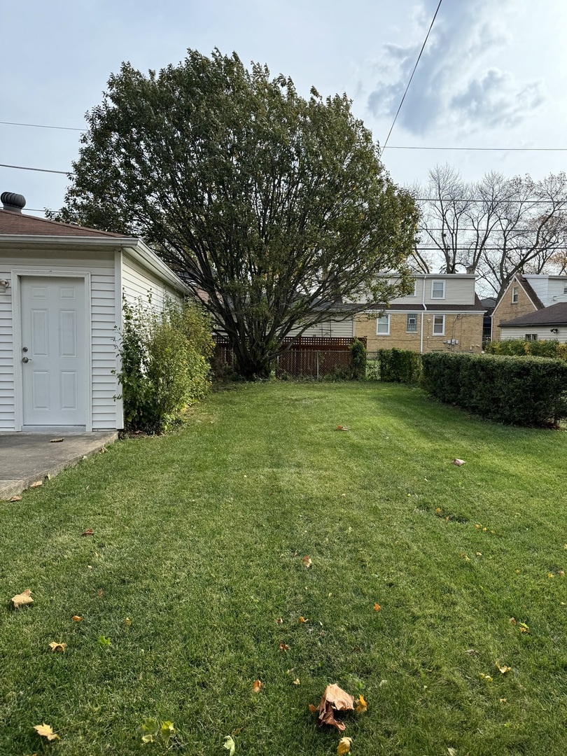 2337 South 3rd Avenue North Riverside, IL 60546 - Photo 8 of 17 a view of a house with a backyard