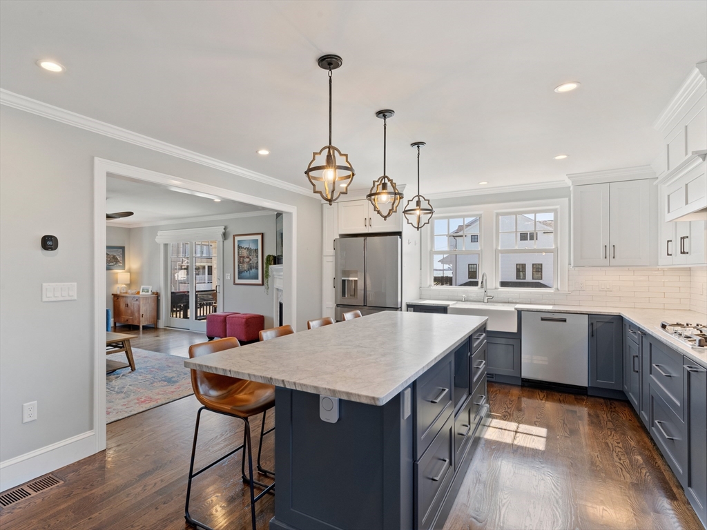 7 Vernon Avenue Hull, MA 02045 - Photo 12 of 40