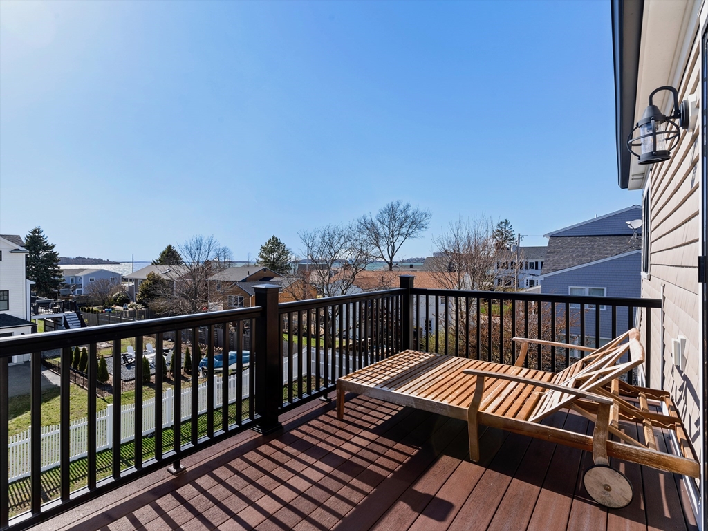 7 Vernon Avenue Hull, MA 02045 - Photo 20 of 40