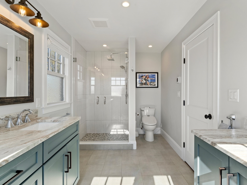 7 Vernon Avenue Hull, MA 02045 - Photo 22 of 40