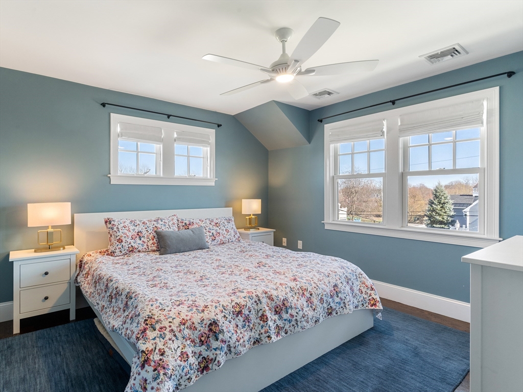 7 Vernon Avenue Hull, MA 02045 - Photo 23 of 40